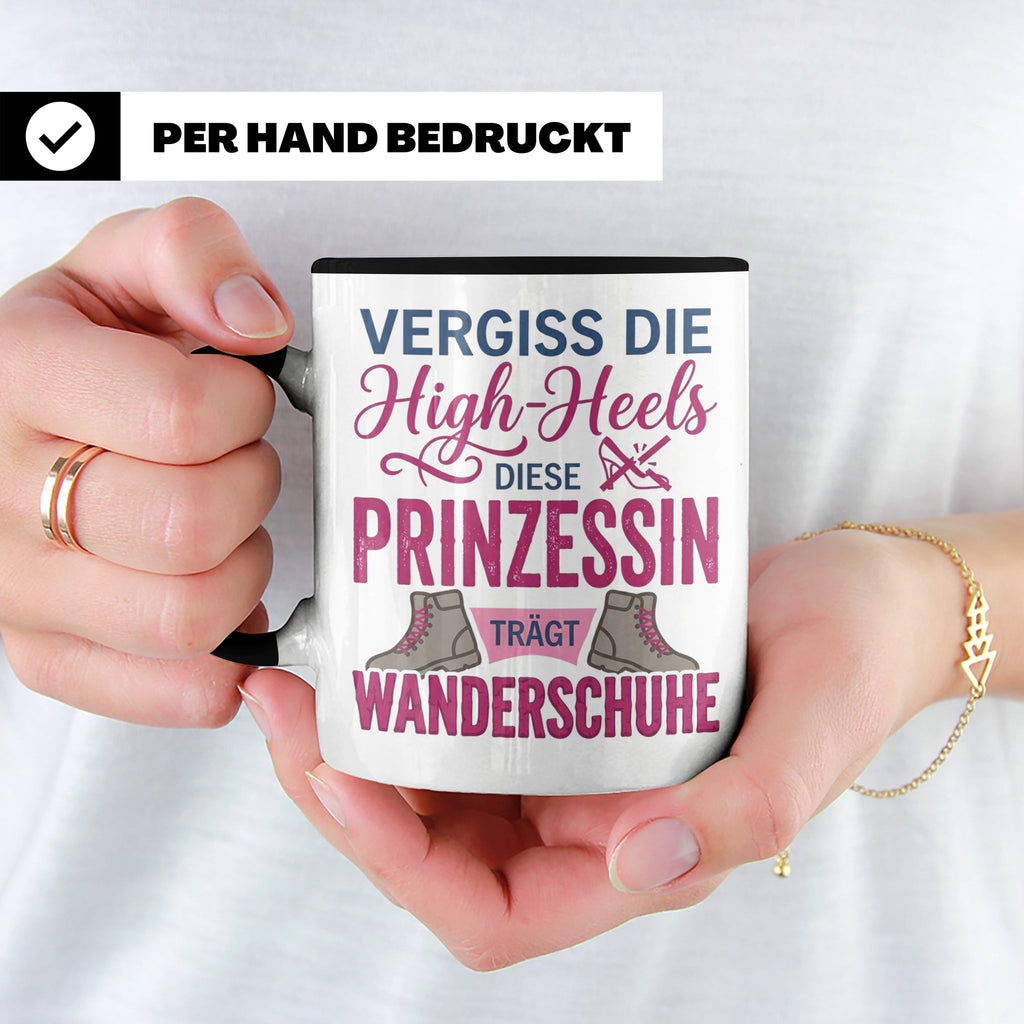 Wandern Tasse mit Spruch Prinzessin trägt Wanderschuhe | Kaf – Schwarz [farbe:schwarz]