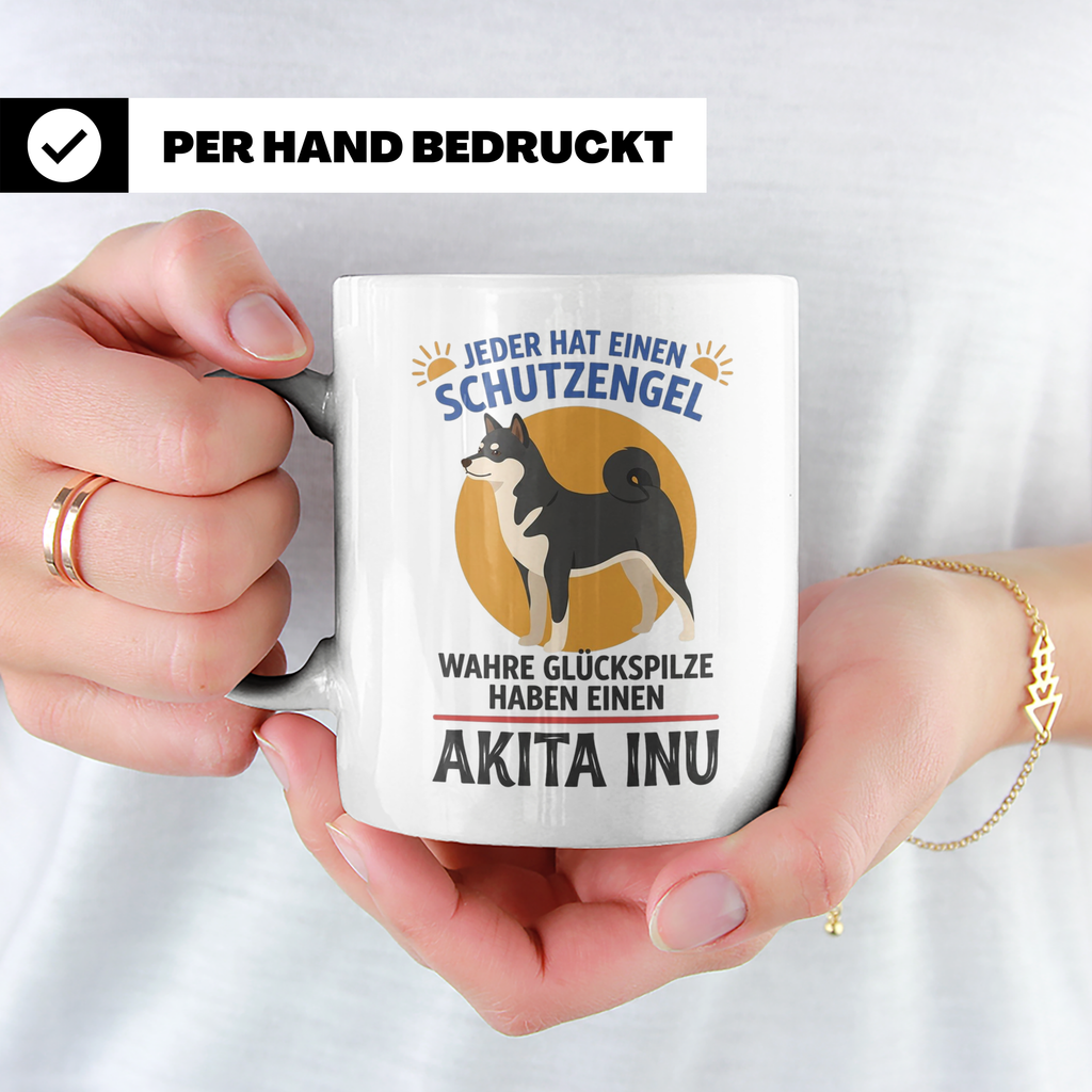 Akita Inu Tasse Schutzengel Glückspilz Spruch | Kaffeebecher – Weiß [farbe:weiß]