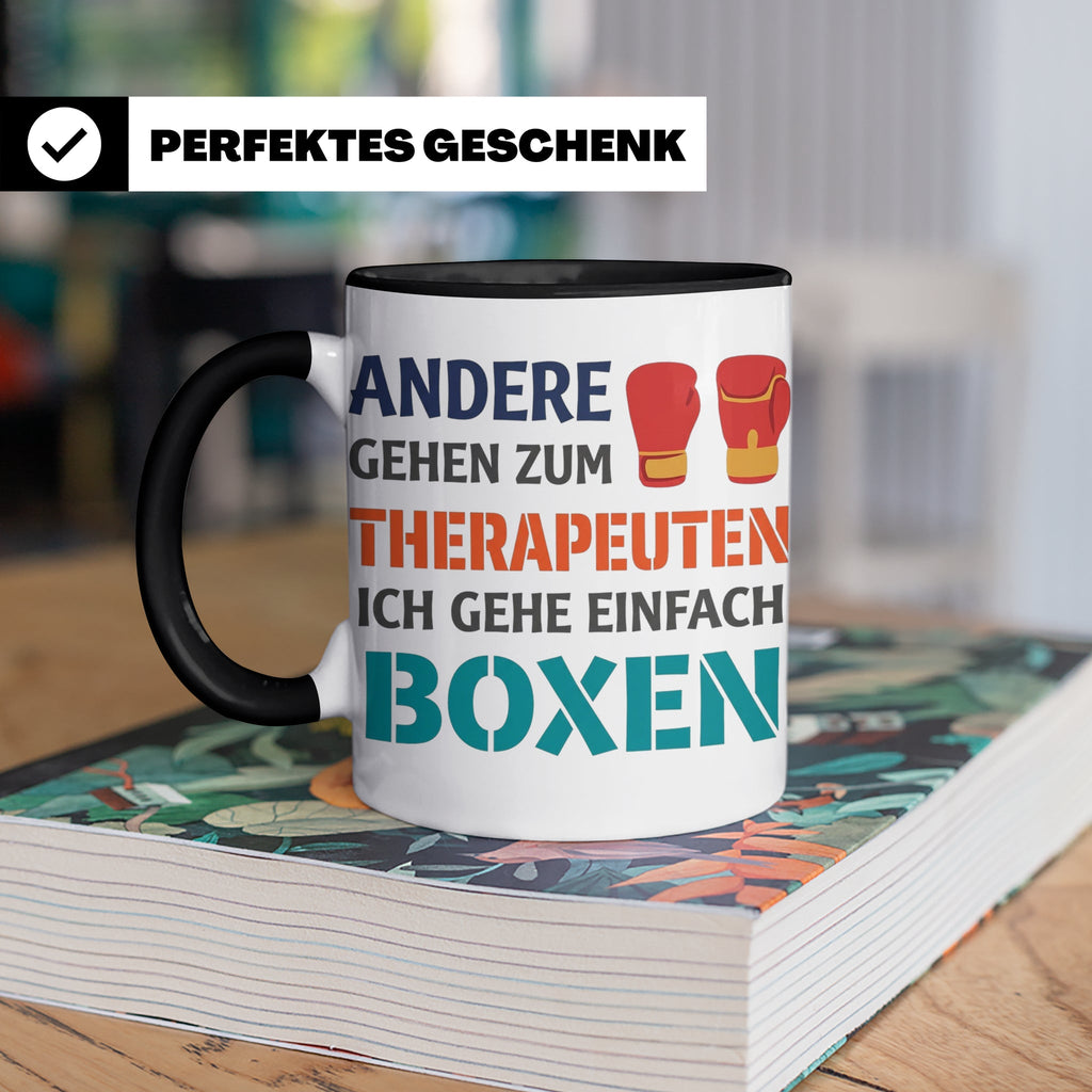 Boxen Tasse mit Spruch Andere gehen zum Therapeuten | Lustig – Schwarz [farbe:schwarz]