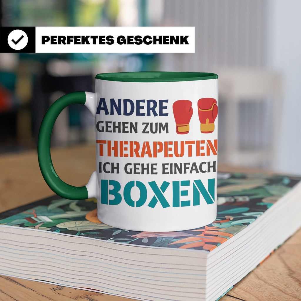 Boxen Tasse mit Spruch Andere gehen zum Therapeuten | Lustig – Grün [farbe:grün]