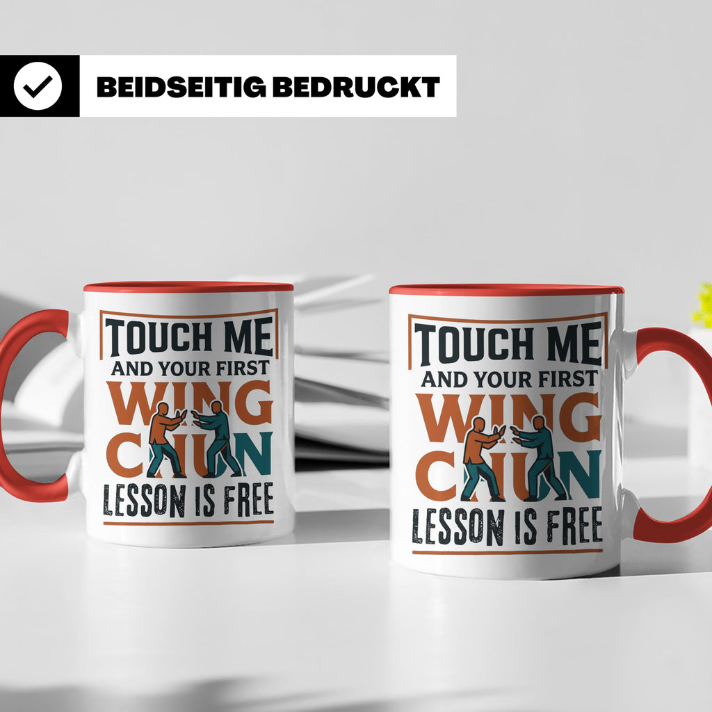Wing Chun Tasse mit Spruch 'First Lesson is Free' Kampfsport – Rot [farbe:rot]
