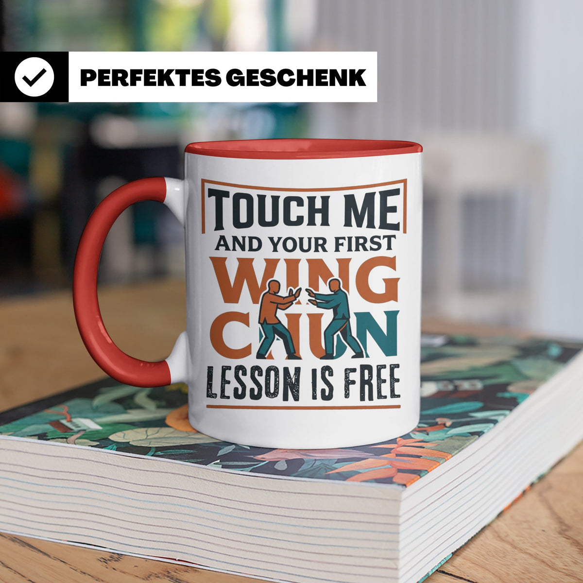 Wing Chun Tasse mit Spruch 'First Lesson is Free' Kampfsport – Rot [farbe:rot]