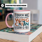 Wing Chun Tasse mit Spruch 'First Lesson is Free' Kampfsport – Rosa [farbe:rosa]