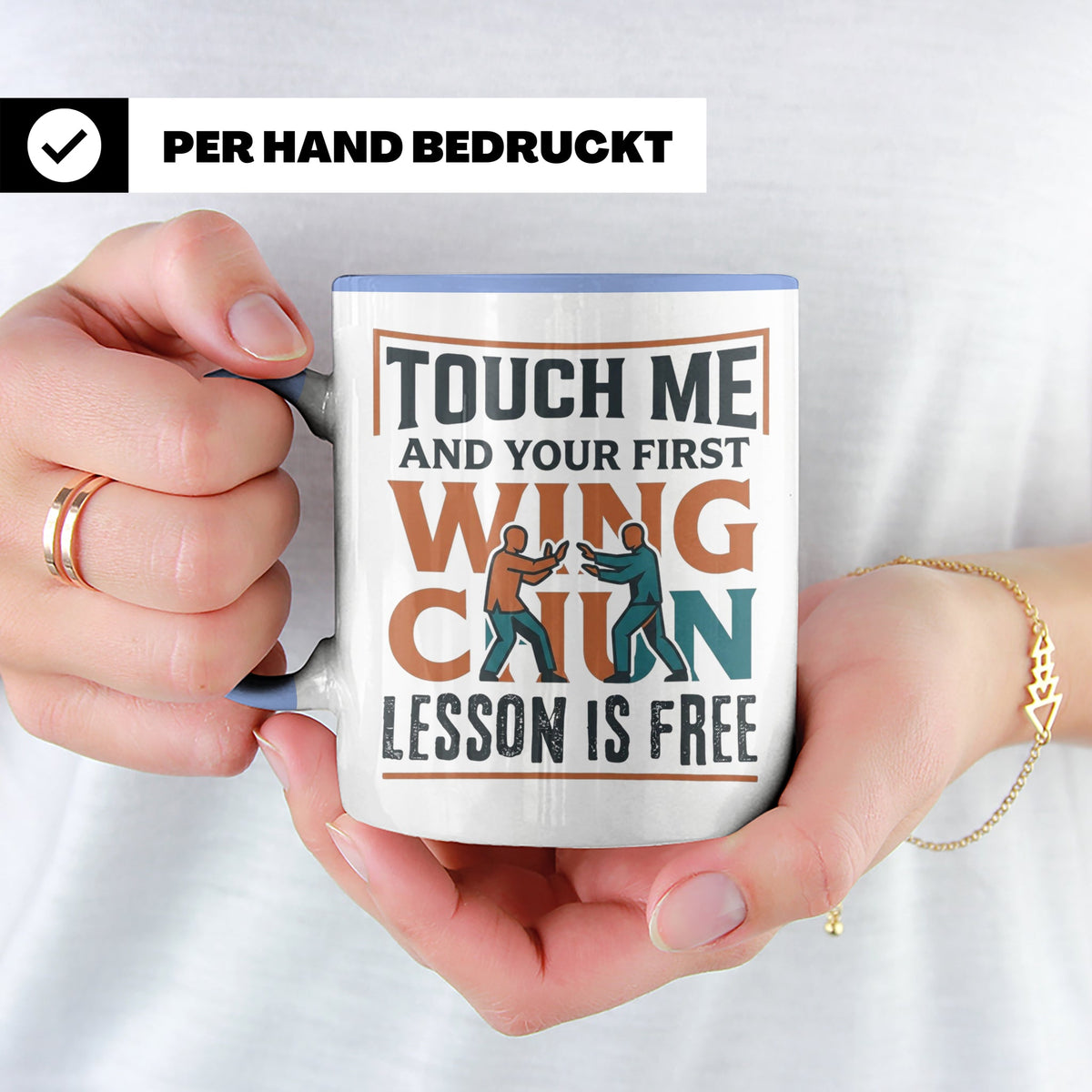 Wing Chun Tasse mit Spruch 'First Lesson is Free' Kampfsport – Blau [farbe:blau]