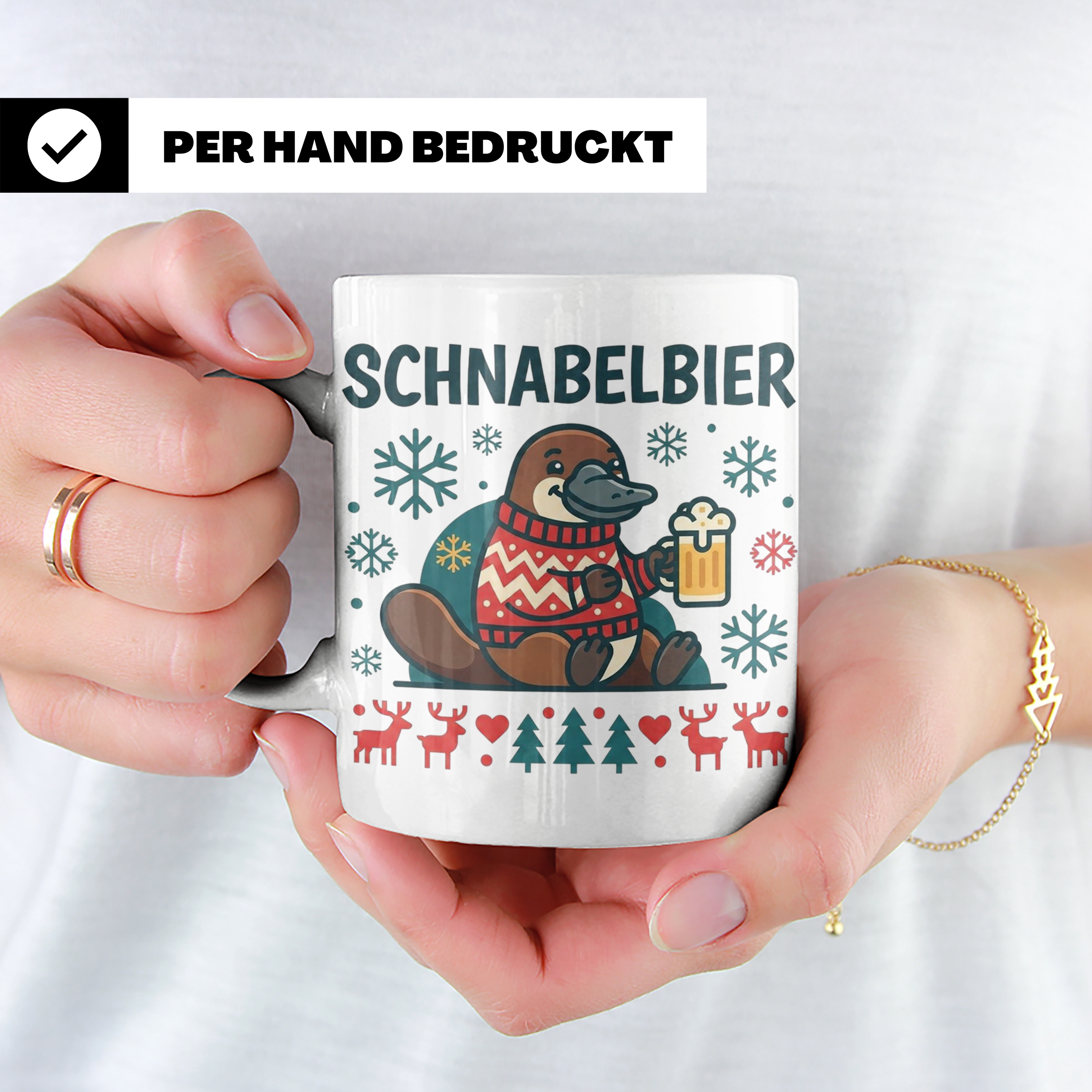 Schnabelbier Tasse mit Schnabeltier im Ugly Sweater, lustige – Weiß [farbe:weiß]