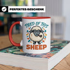 Tired of this Sheep Tasse lustiger Spruch, mürrisches Schaf  – Rot [farbe:rot]