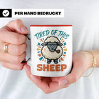 Tired of this Sheep Tasse lustiger Spruch, mürrisches Schaf  – Rot [farbe:rot]