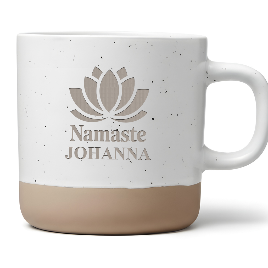 Personalisierte Yoga Tasse Namaste mit Name, Lotusblüte Kaffeetasse Wunschname, Meditations Geschenk, Spiritueller Becher für Frauen