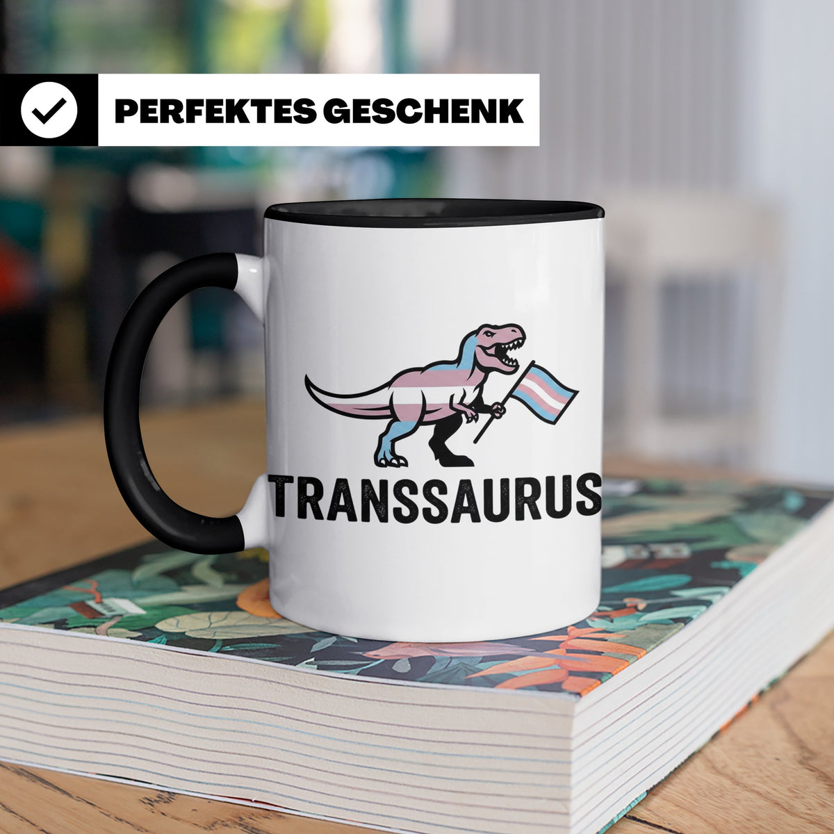 Transsaurus Tasse mit Trans Pride Flagge, LGBTQ Dinosaurier  – Schwarz [farbe:schwarz]