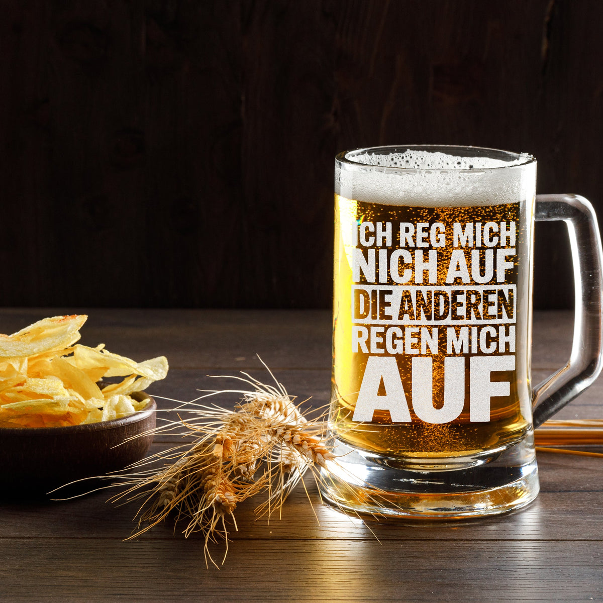 Lustiger Bierkrug – „Ich reg mich nicht auf, die anderen regen mich auf“ Geschenkidee für Männer, Kollegen & Freunde