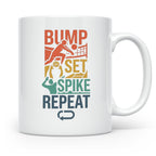 Volleyball Tasse Bump Set Spike Repeat Spruch für Volleyball – Weiß [farbe:weiß]