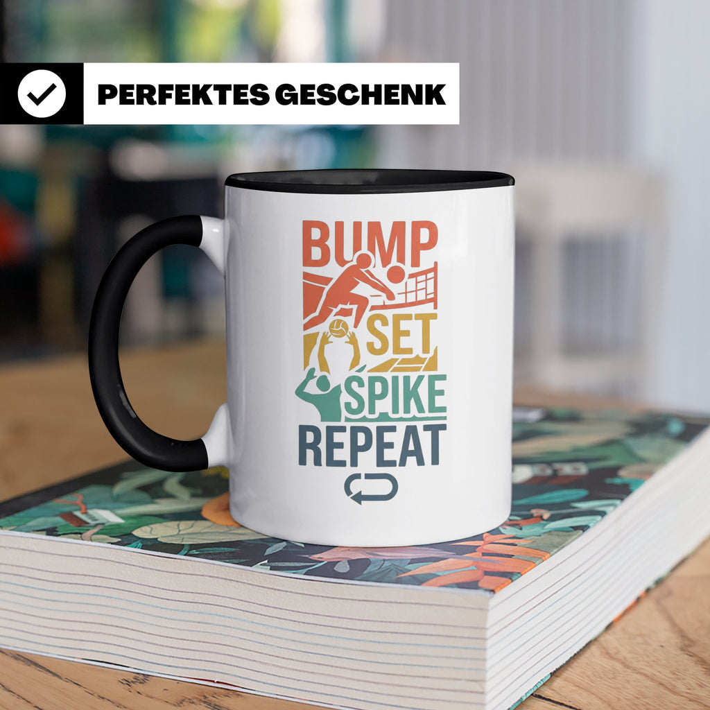 Volleyball Tasse Bump Set Spike Repeat Spruch für Volleyball – Schwarz [farbe:schwarz]