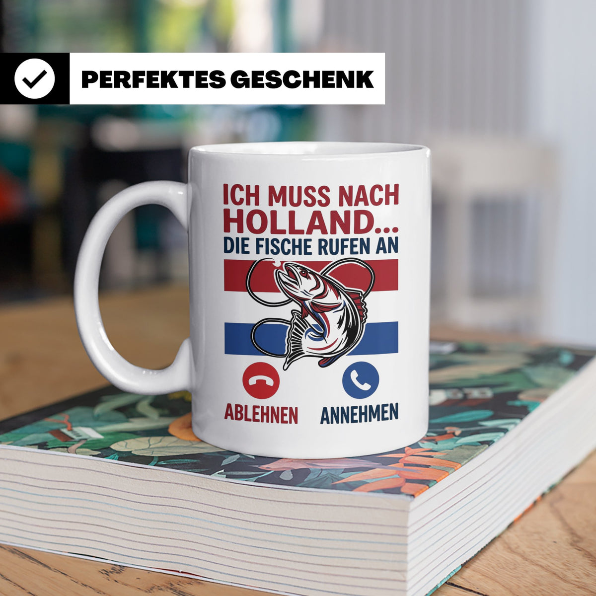 Angeln Holland Tasse mit Spruch Die Fische rufen an | Angelu – Weiß [farbe:weiß]