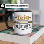 Teig Flüsterer Tasse Bäcker Geschenk, Lustiger Spruch für Ko – Schwarz [farbe:schwarz]