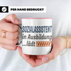 Sozialassistent in Ausbildung Tasse mit Spruch Ladebalken lä – Rosa [farbe:rosa]