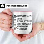 Pflegekraft Tasse mit Spruch Beziehungsstatus Pflegekraft |  – Rosa [farbe:rosa]