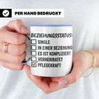 Pflegekraft Tasse mit Spruch Beziehungsstatus Pflegekraft |  – Blau [farbe:blau]