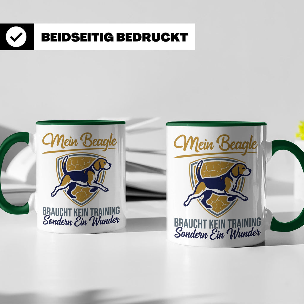Beagle Tasse mit Spruch braucht kein Training sondern ein Wu – Grün [farbe:grün]