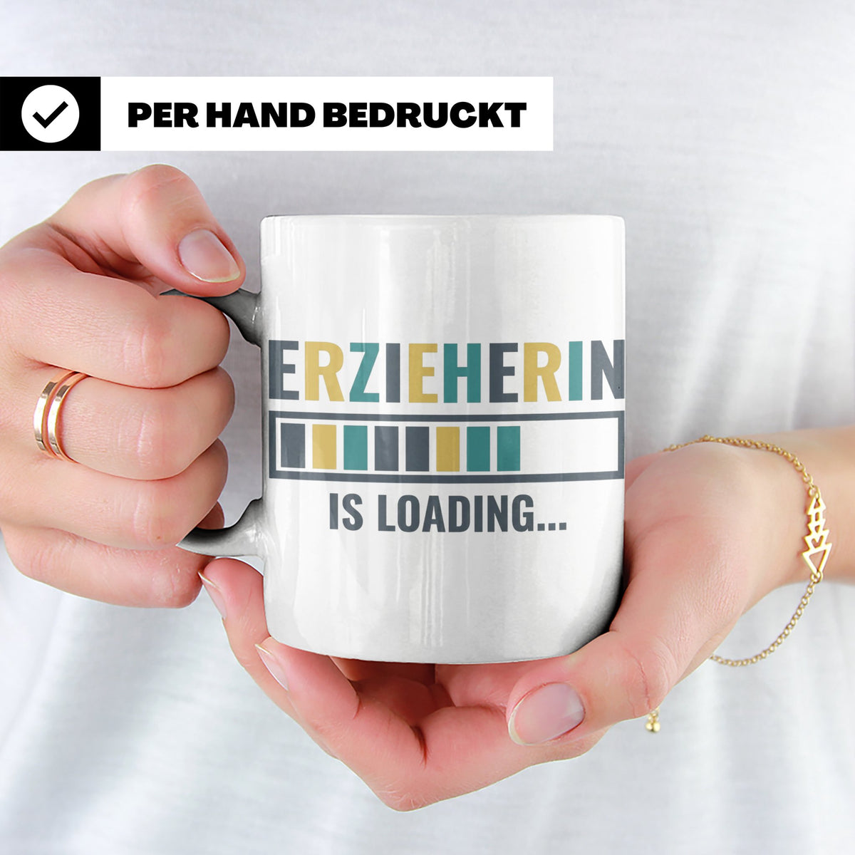 Erzieherin is Loading Tasse, Geschenk für angehende Erzieher – Weiß [farbe:weiß]