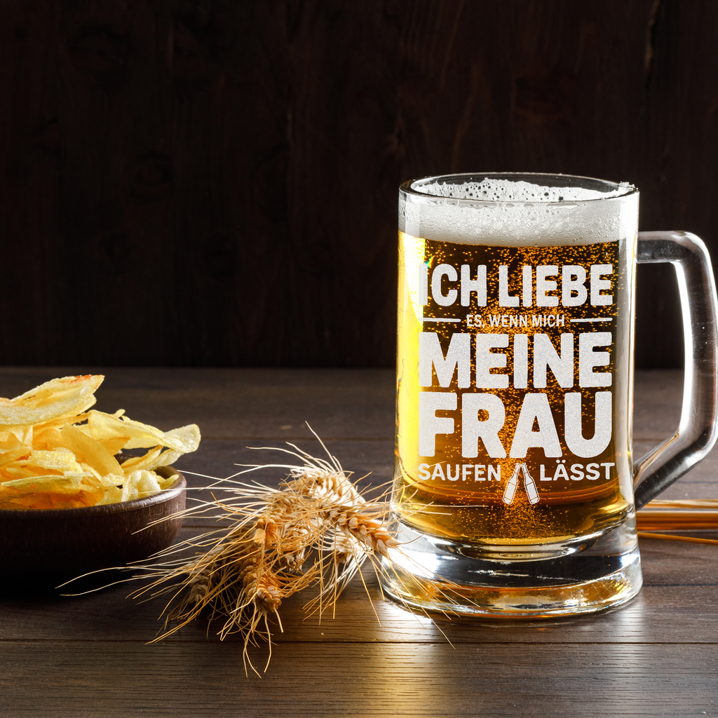 Lustiger Bierkrug für Männer – „Ich liebe es, wenn mich meine Frau saufen lässt“ – Perfektes Geschenk für Ehemann & Bierliebhaber