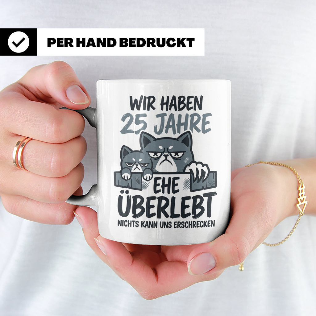 25. Hochzeitstag Tasse Silberhochzeit lustig mit Katze Motiv – Weiß [farbe:weiß]