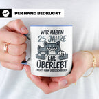25. Hochzeitstag Tasse Silberhochzeit lustig mit Katze Motiv – Blau [farbe:blau]
