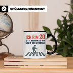 Tasse 20. Geburtstag lustig Spruch Ich bin 20 helfen Sie mir – Schwarz [farbe:schwarz]