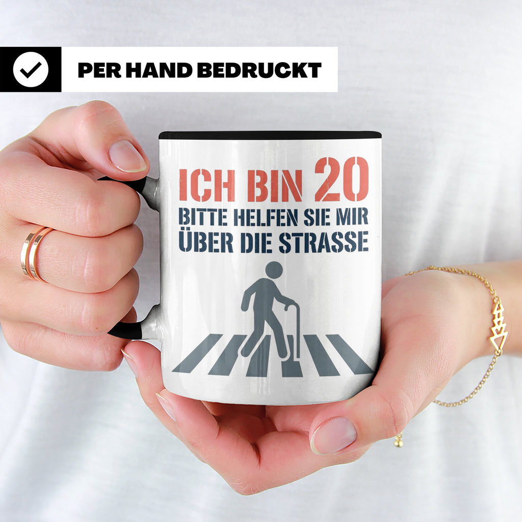 Tasse 20. Geburtstag lustig Spruch Ich bin 20 helfen Sie mir – Schwarz [farbe:schwarz]