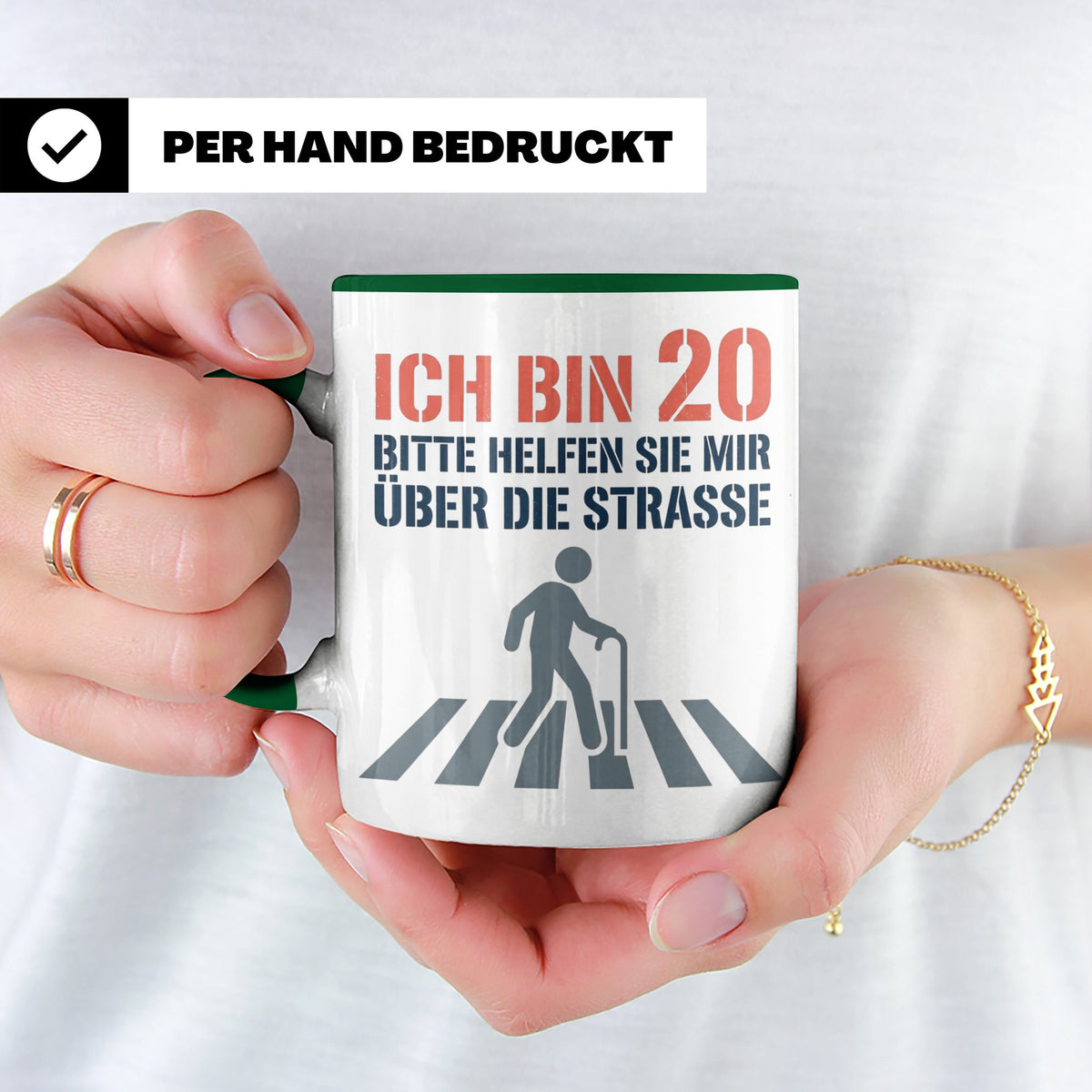 Tasse 20. Geburtstag lustig Spruch Ich bin 20 helfen Sie mir – Grün [farbe:grün]