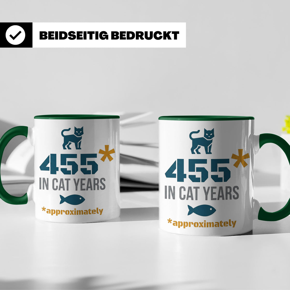 65. Geburtstag Tasse in Katzenjahren, lustiges Geschenk für  – Grün [farbe:grün]
