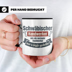 Schwäbischer Handwerker Tasse mit Spruch 'a bissle gscheiter – Schwarz [farbe:schwarz]
