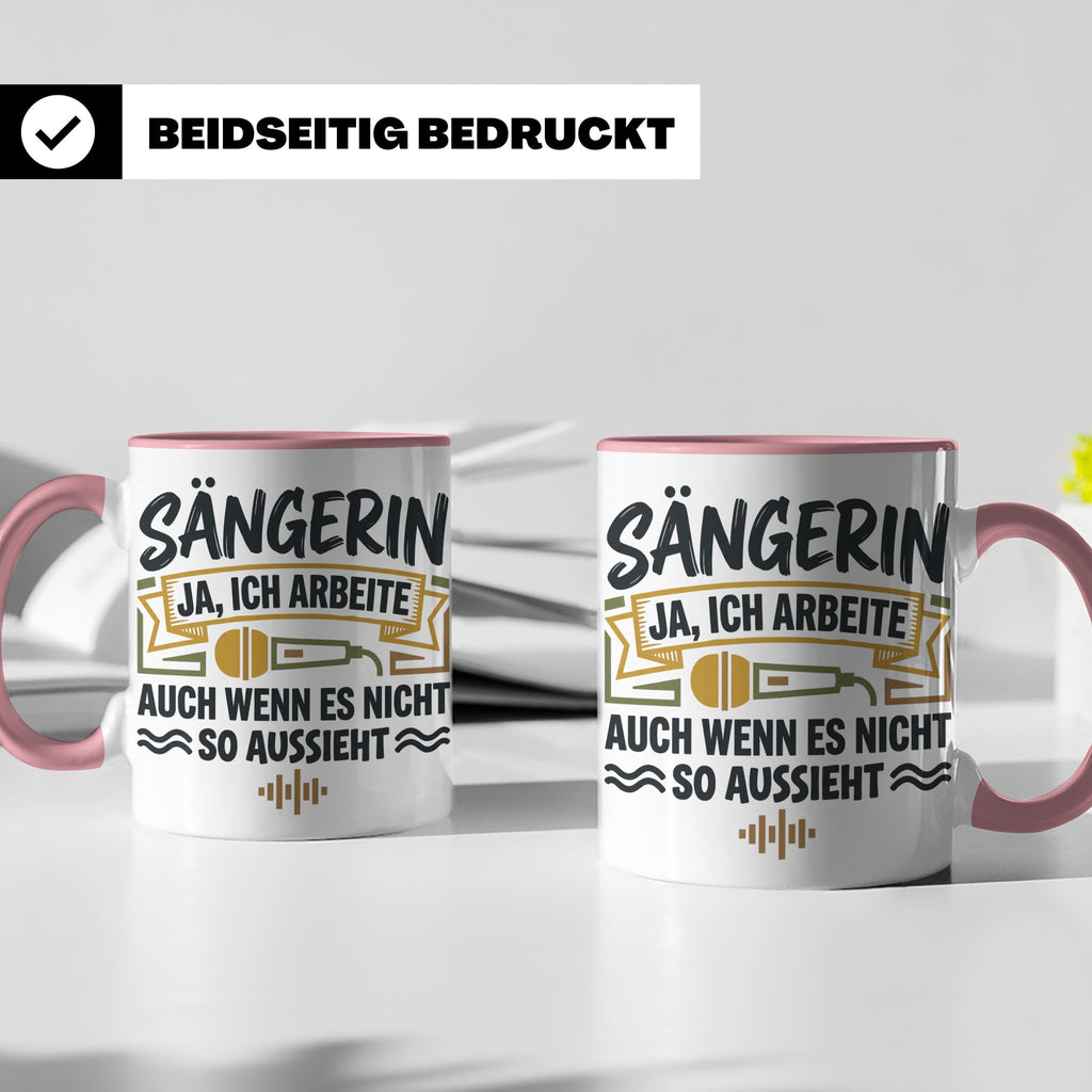 Sängerin Tasse mit Spruch 'Ja ich arbeite' Geschenk für Musi – Rosa [farbe:rosa]