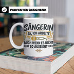 Sängerin Tasse mit Spruch 'Ja ich arbeite' Geschenk für Musi – Weiß [farbe:weiß]