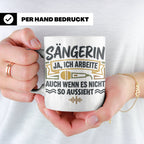Sängerin Tasse mit Spruch 'Ja ich arbeite' Geschenk für Musi – Weiß [farbe:weiß]
