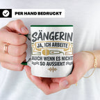 Sängerin Tasse mit Spruch 'Ja ich arbeite' Geschenk für Musi – Grün [farbe:grün]