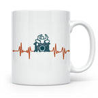 Schlagzeuger Tasse mit Herzschlag EKG Motiv | Geschenk für D – Weiß [farbe:weiß]