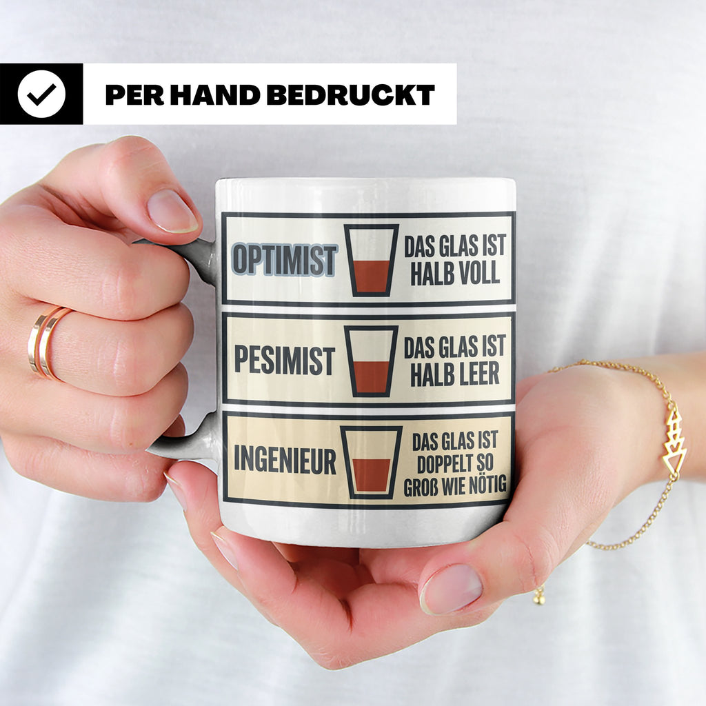 Ingenieur Tasse Glas halb voll leer lustiger Spruch Geschenk – Weiß [farbe:weiß]
