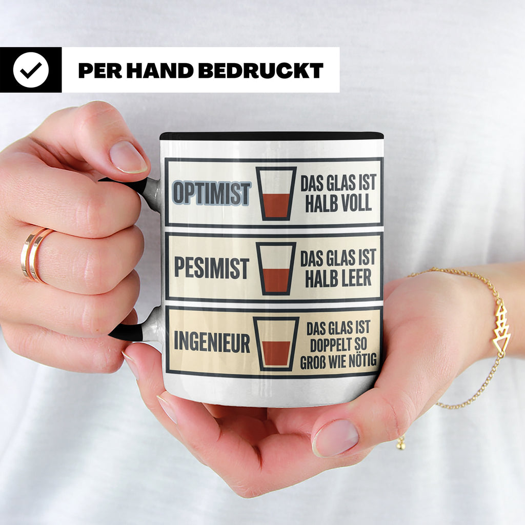 Ingenieur Tasse Glas halb voll leer lustiger Spruch Geschenk – Schwarz [farbe:schwarz]