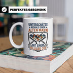 Billard Tasse Alter Mann mit Cue Spruch | Lustiges Poolbilla – Weiß [farbe:weiß]