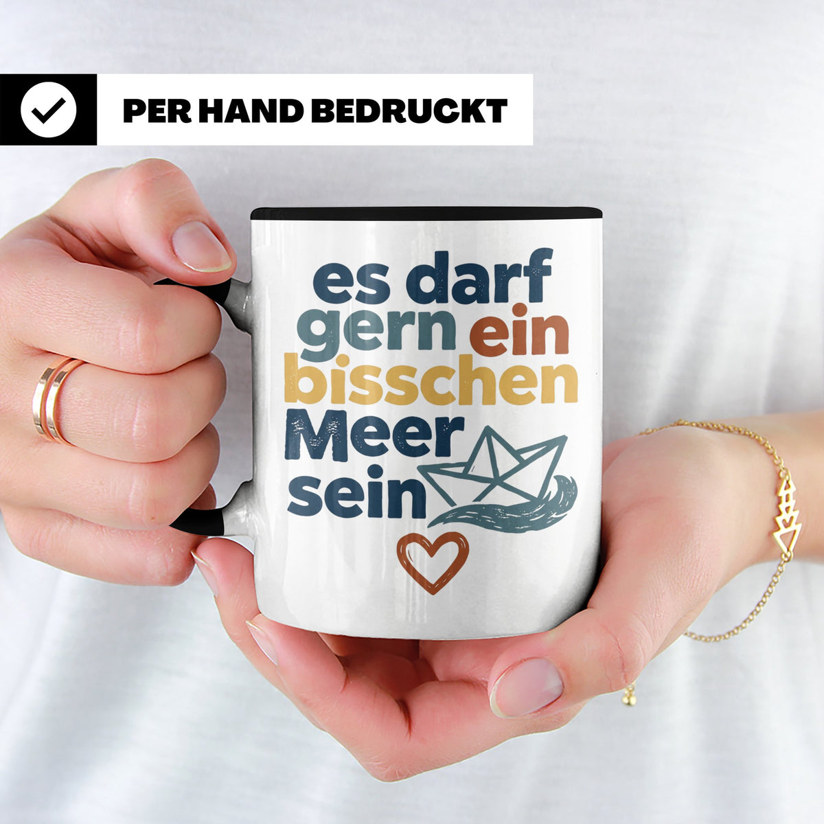 Meer Tasse mit Spruch Es darf gern ein bisschen Meer sein |  – Schwarz [farbe:schwarz]
