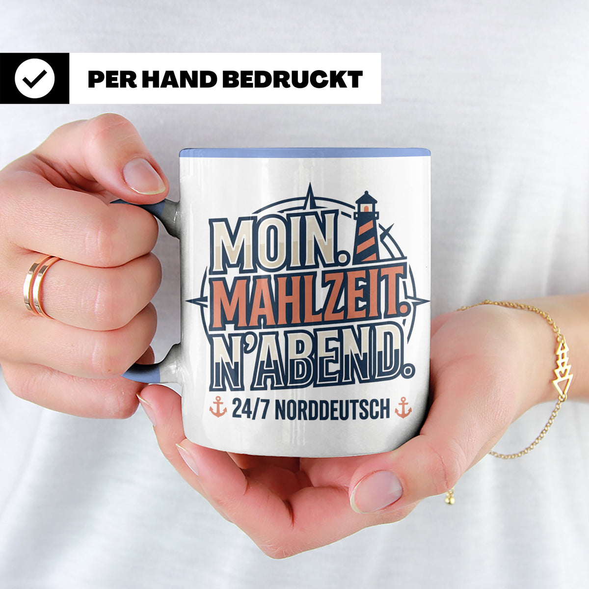 Moin Tasse mit Spruch Mahlzeit N'Abend & Leuchtturm, 24/7 No – Blau [farbe:blau]