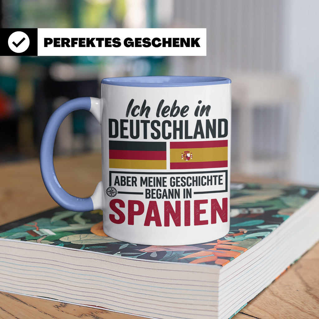 Spanier in Deutschland Tasse mit Spruch & Flagge. Geschenk f – Blau [farbe:blau]