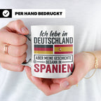 Spanier in Deutschland Tasse mit Spruch & Flagge. Geschenk f – Weiß [farbe:weiß]