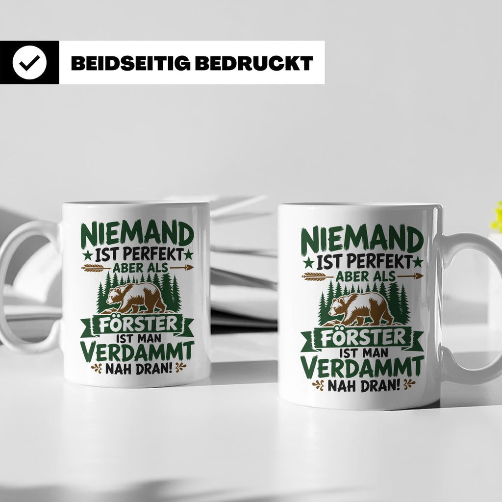 Förster Tasse mit Spruch Niemand ist perfekt & Bär Motiv | G – Weiß [farbe:weiß]