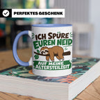 Altersteilzeit Tasse mit Faultier & Spruch Ich spüre euren N – Blau [farbe:blau]