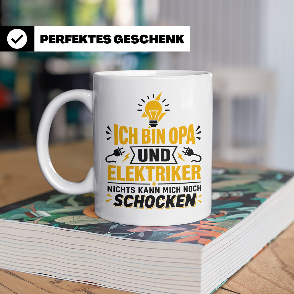 Elektriker Opa Tasse mit Spruch 'Nichts kann mich schocken'  – Weiß [farbe:weiß]