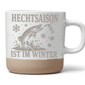 Hechtsaison ist im Winter Tasse - Geschenk für Hechtangler, Raubfischa – Bild 1