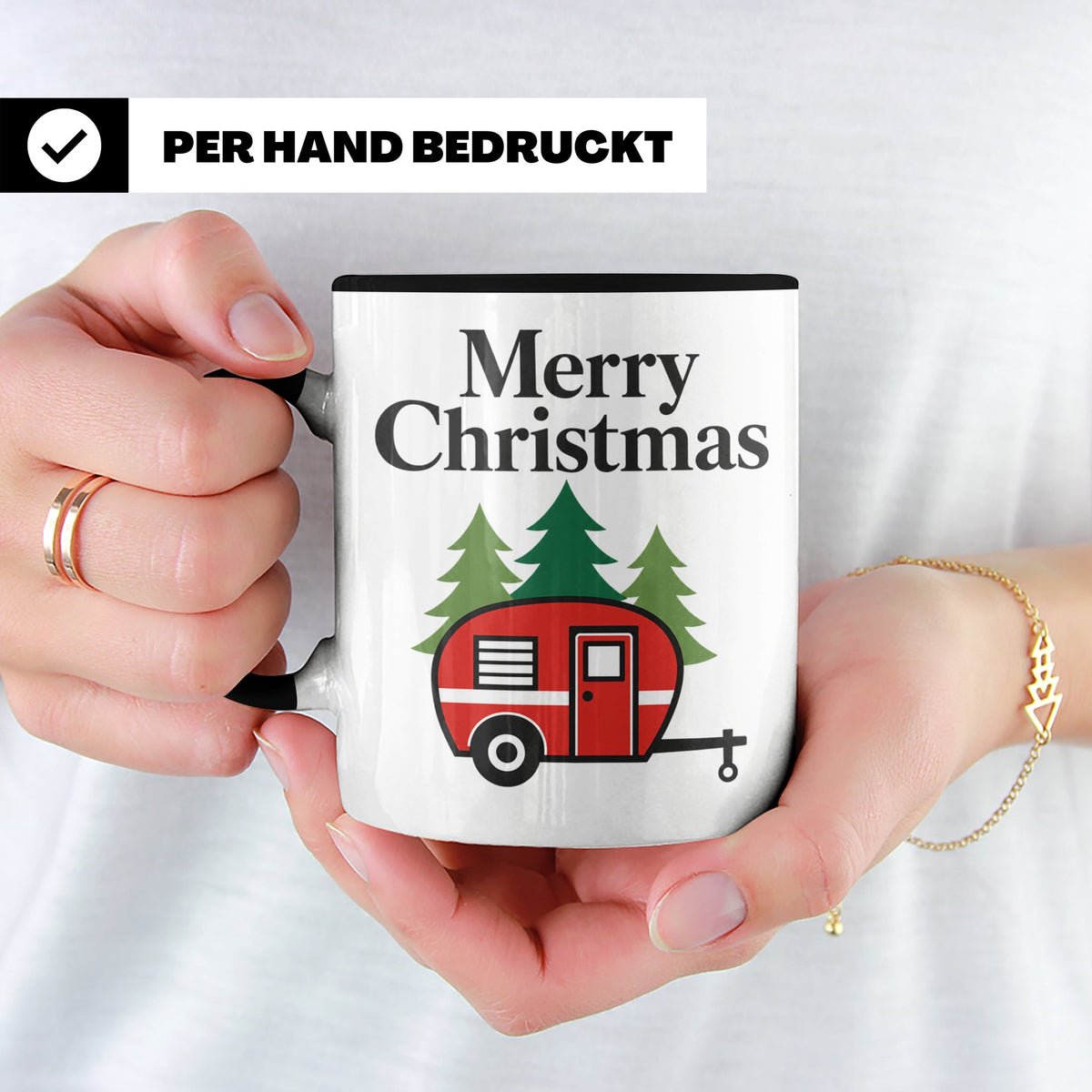 Camping Tasse Weihnachten, Roter Wohnwagen im Wald, Merry Ch – Schwarz [farbe:schwarz]