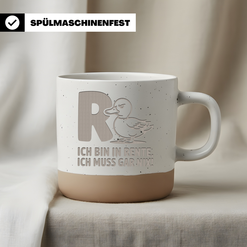 Lustige Tasse zur Rente Grumpy Ente Kaffeetasse Ruhestand Geschenk für Rentner Rentenbeginn Becher Ich bin in Rente ich muss gar nix Humor