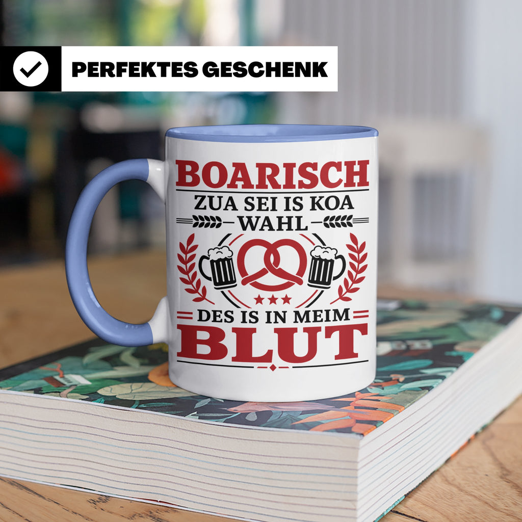 Boarisch Tasse mit Spruch Des is in meim Blut lustige Bayeri – Blau [farbe:blau]